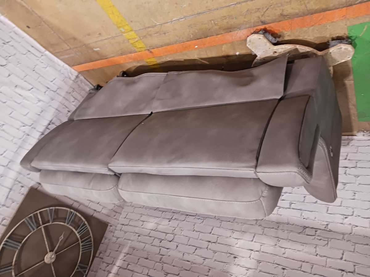 Next-Gen Durapella Reclining Sofa with Power - Gallery Image 15